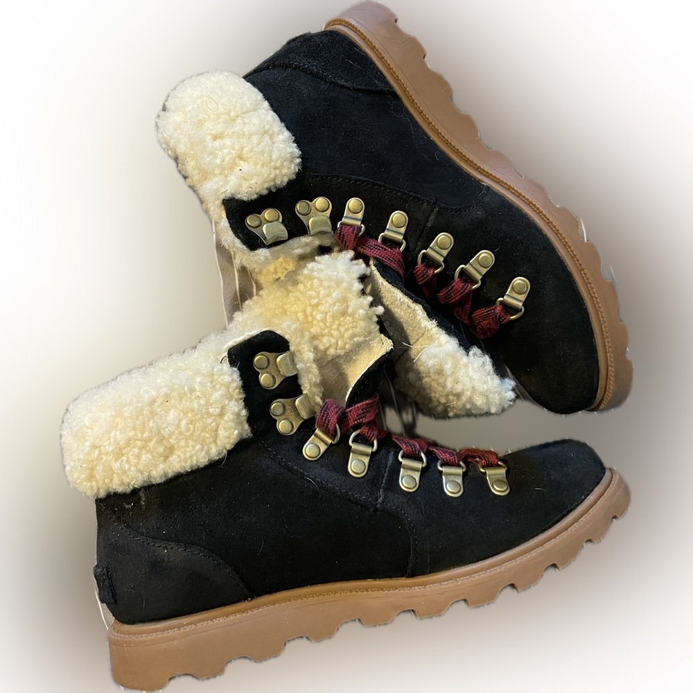 SOREL Ainsley Conquest Weatherproof Lace Up Shearling Boots Black